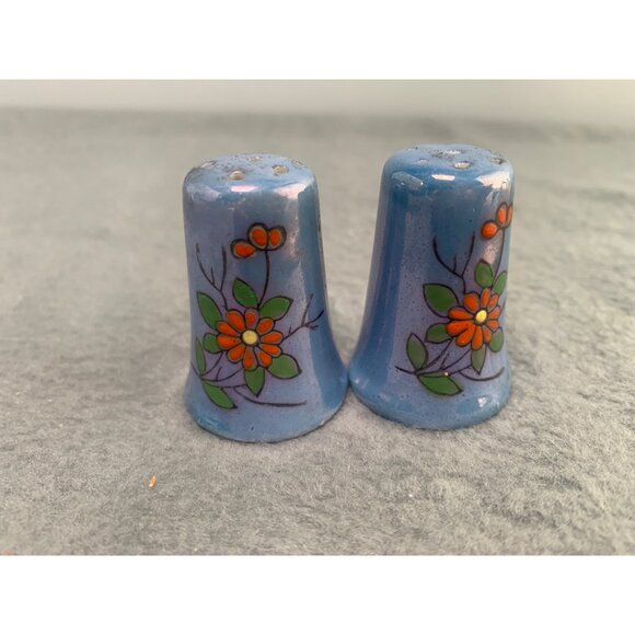 Vintage Japanese Iridescent Blue Salt & Pepper Shakers Floral Design 1950s - Picture 8 of 9
